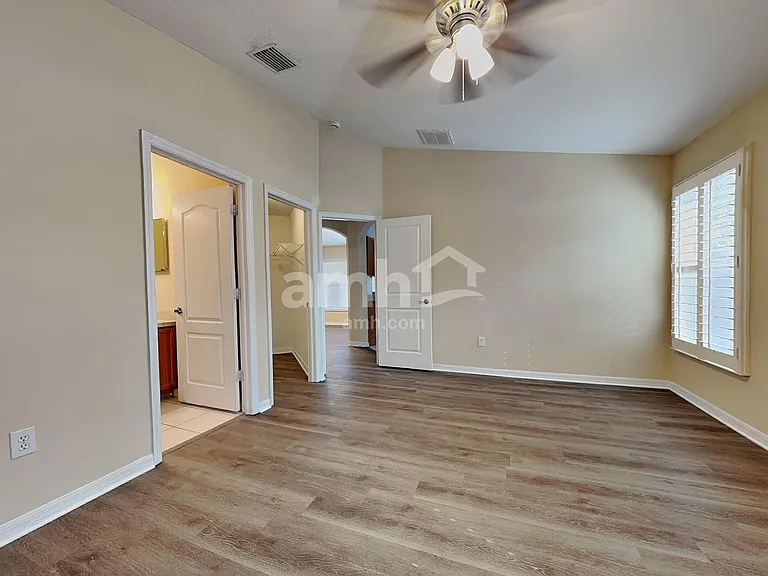 10234 Perthshire Cir — Photo 8