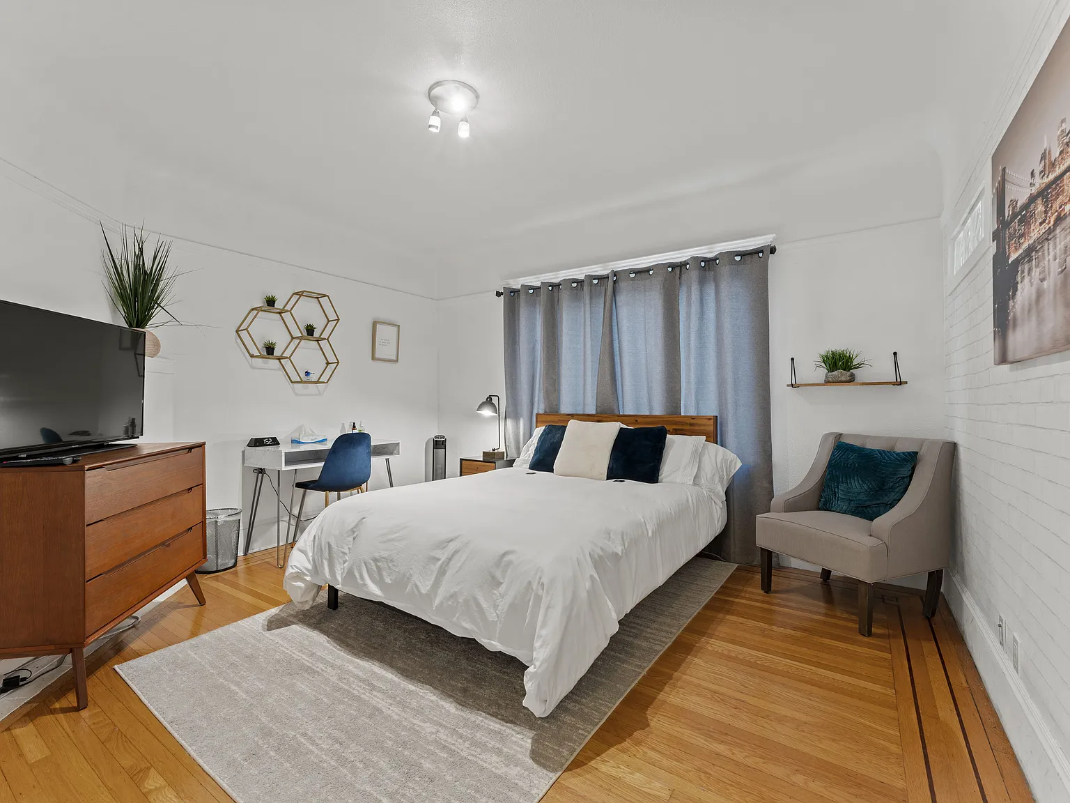 2 bed, $7,750 — Photo 2