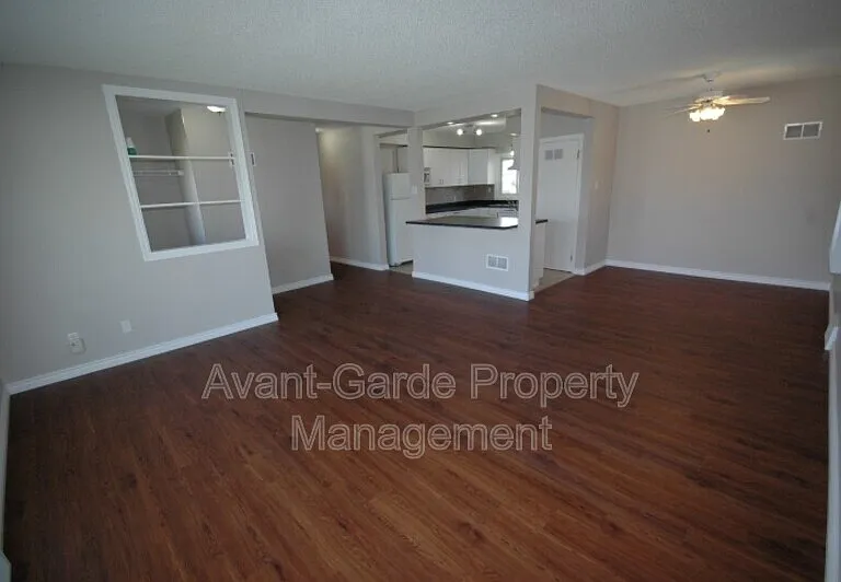 11635 111a Ave NW — Photo 6
