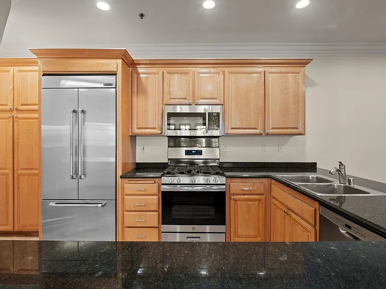10364 Almayo Ave #201 — Photo 9
