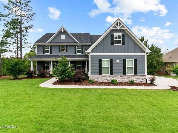 124 Beacon Ridge Drive, West End, NC 27376