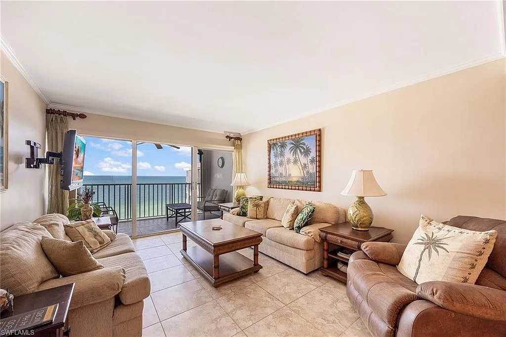 2 bed, 2.0 bath, 1138 sqft, $6,000 — Photo 3