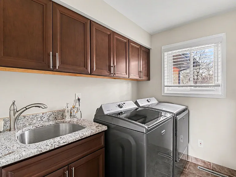 295 Nesbit Ln — Photo 14