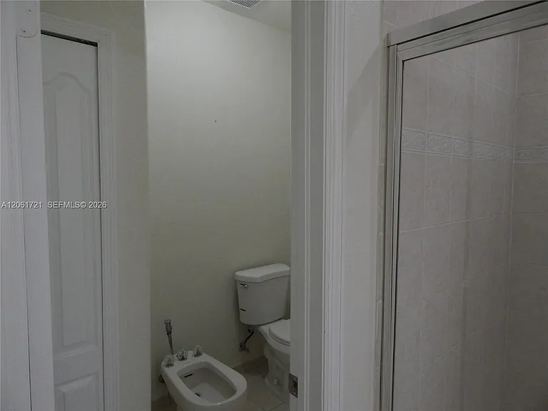 320 SW 87th Ct — Photo 25