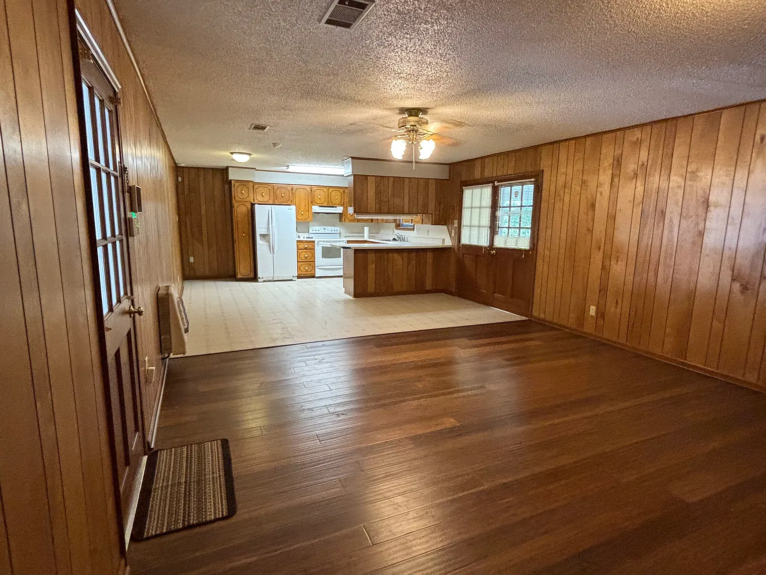 3 bed, 1500 sqft, $1,500 — Photo 4
