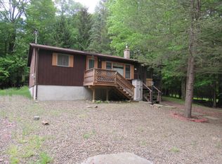 36 Honey Bear Rd, Lake Ariel, PA 18436