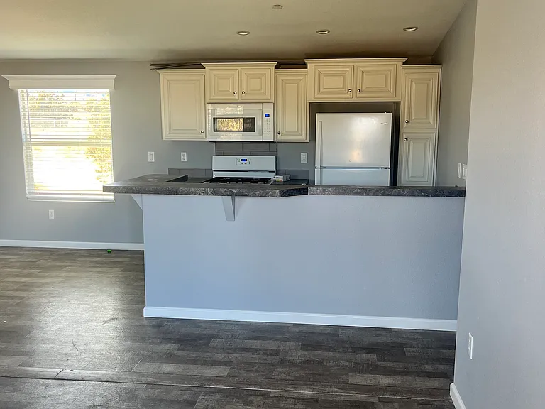 Evergreen Rd — Photo 1