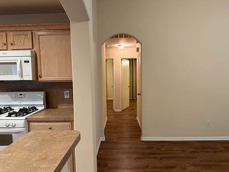 10214 Mills Run Dr — Photo 5