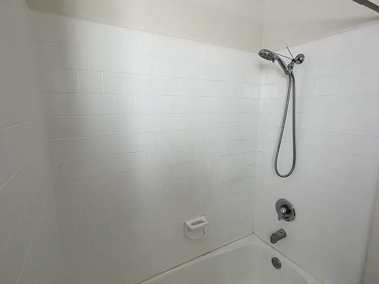 1016 E Harding St — Photo 11