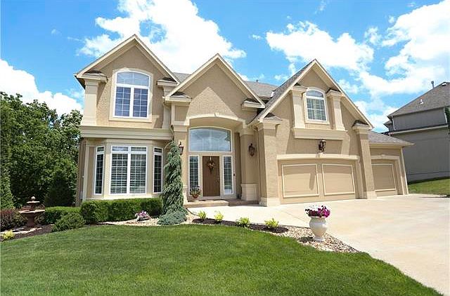 1st image of 1044 NE Serenity Cir