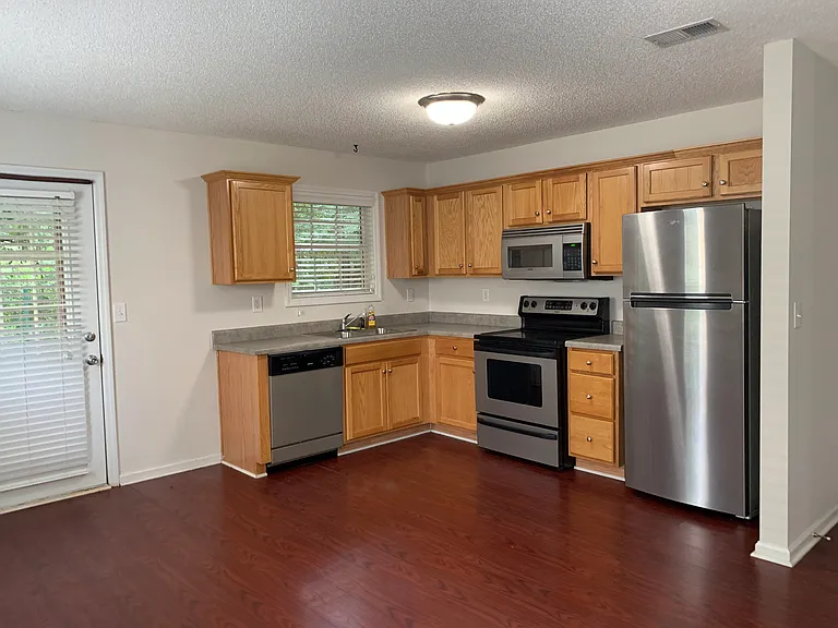 208 Milford Dr — Photo 11