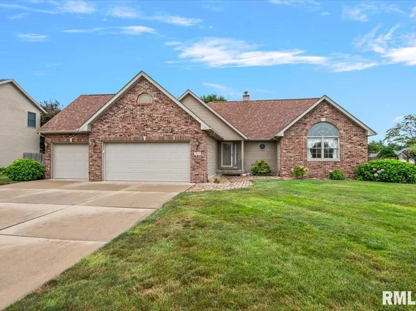 303 Breckenridge Rd, Chatham, IL 62629