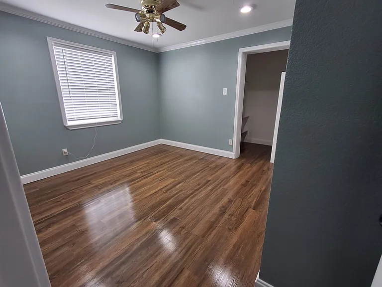 4403 Harvey Dr — Photo 1