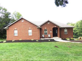 1102 Wood Cliff Rd, Frankfort, KY 40601