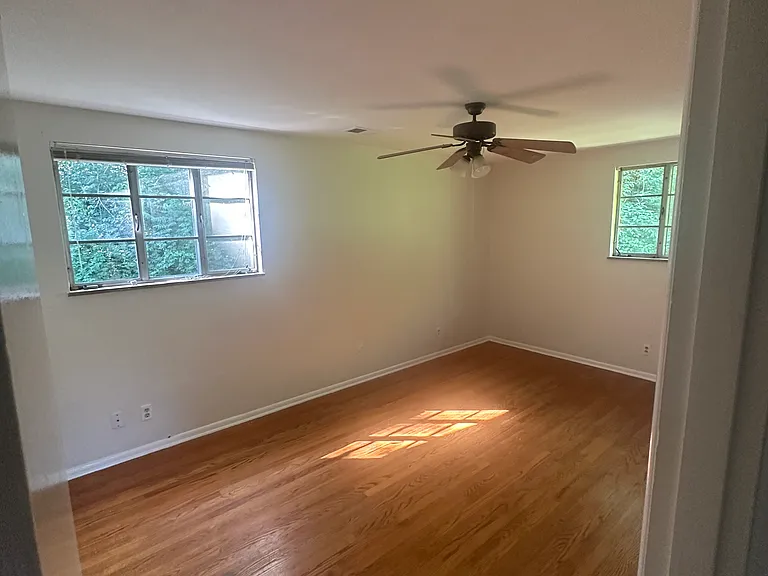 5405 Lonas Dr — Photo 10