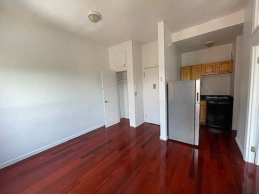 1st image of 341 Franklin Ave #7