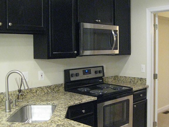 ALL NEW GRANITE TOPS