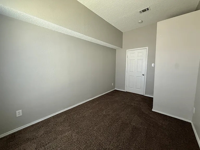 10206 Shayna Dr — Photo 11