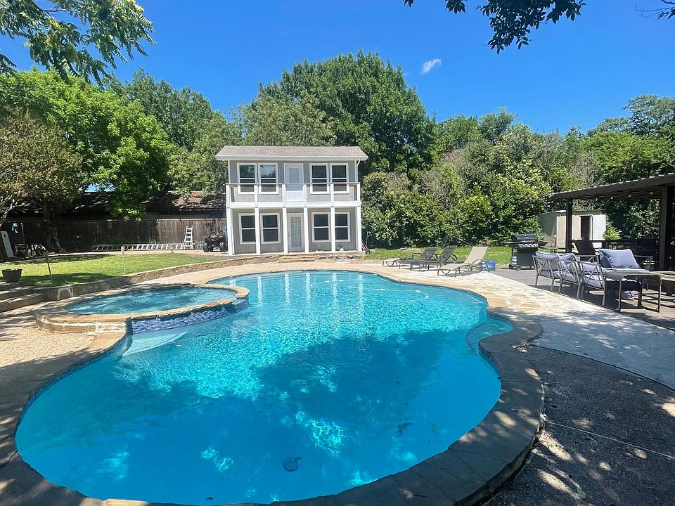 1st image of 10030 Woodlake Dr #2
