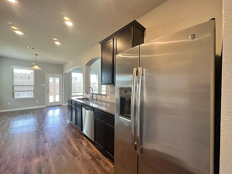 3424 Addison St — Photo 8