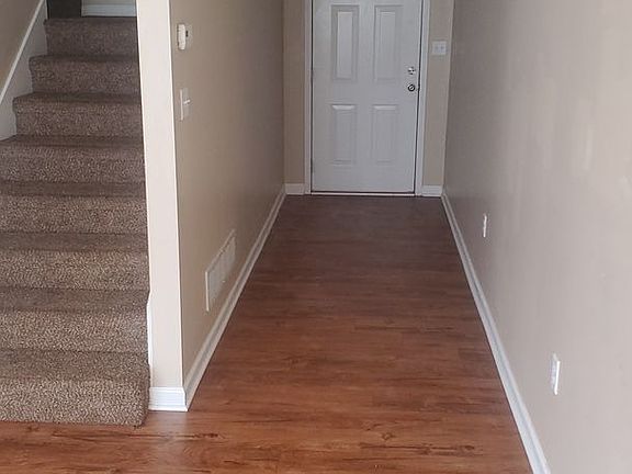 2nd image of 914 Kramer Ct