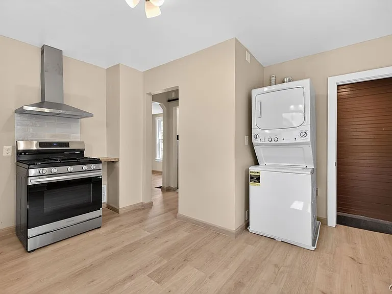 423 Wendell Ter — Photo 18