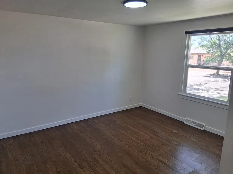 1504 Zuni Rd — Photo 16