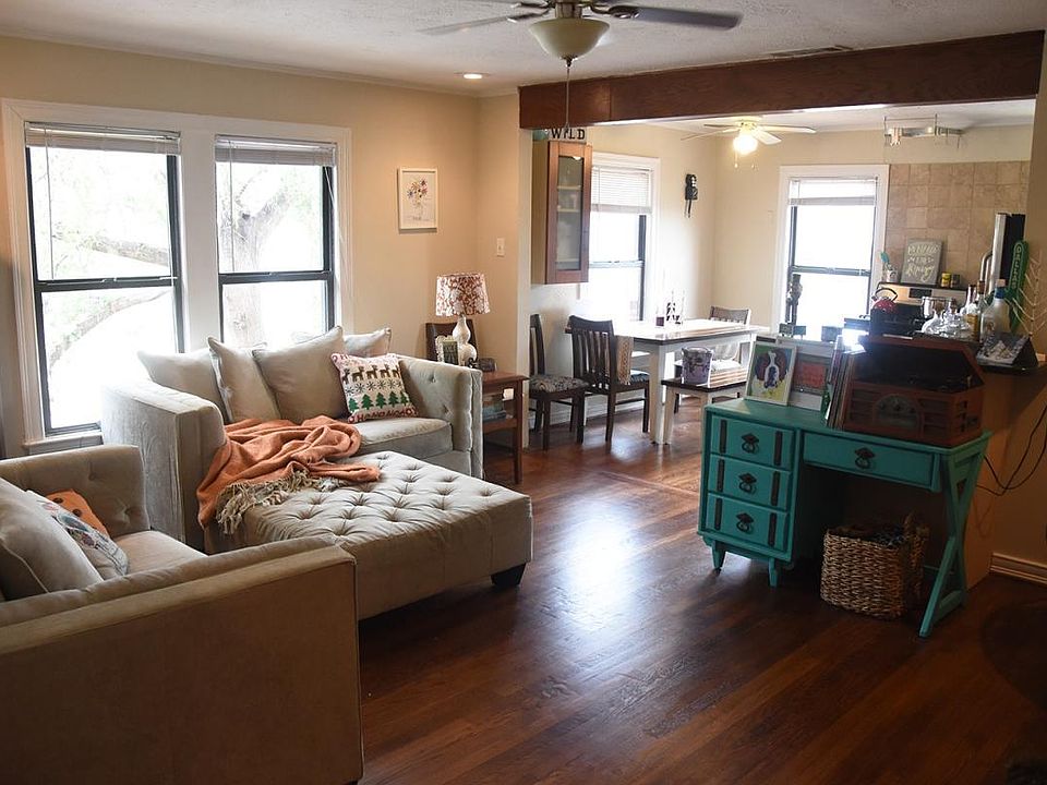 1st image of 1830 Moser Ave #300