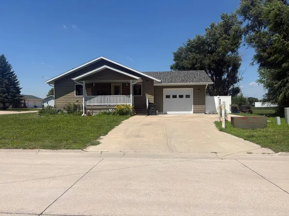 310 N 11th Ave, Burwell, NE 68823