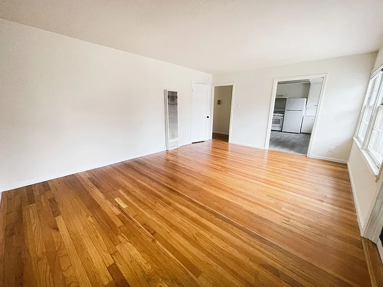 1720 San Carlos Ave — Photo 9