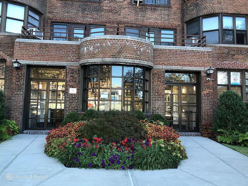 1st image of 98120 Queens Blvd APT 4G