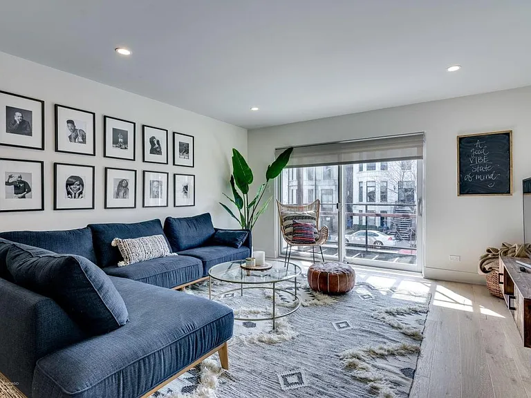 1 Bed - Living Room
