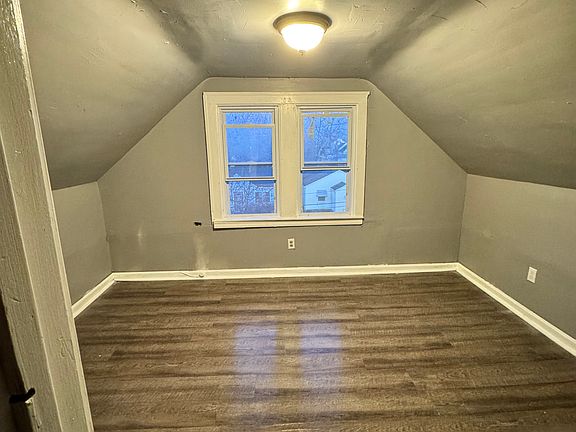 3rd image of 11117 Prince Ave