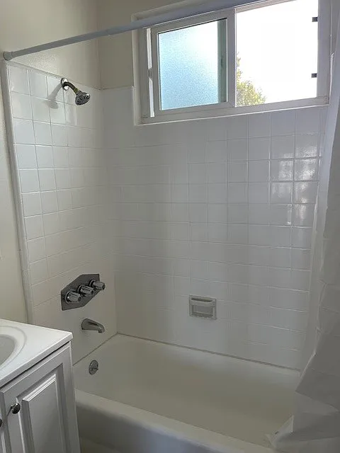 Studio, 450 sqft, $1,425 — Photo 2