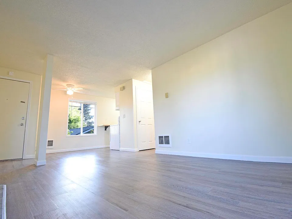 4915 SW Lombard Ave #1-6
