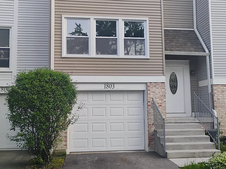 1803 Dumont Ln — Photo 3