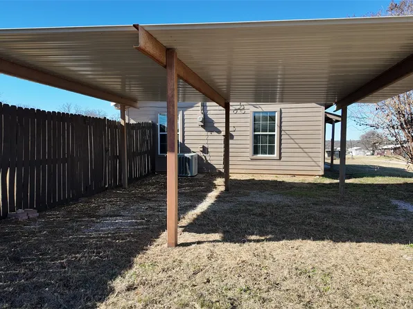 137 Wesley Ln, Bridgeport, TX 76426