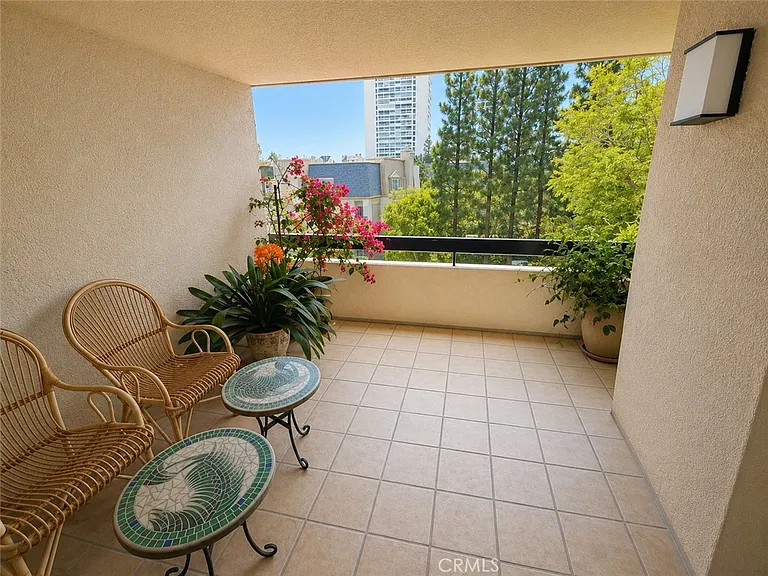 2451 Century Hl — Photo 15