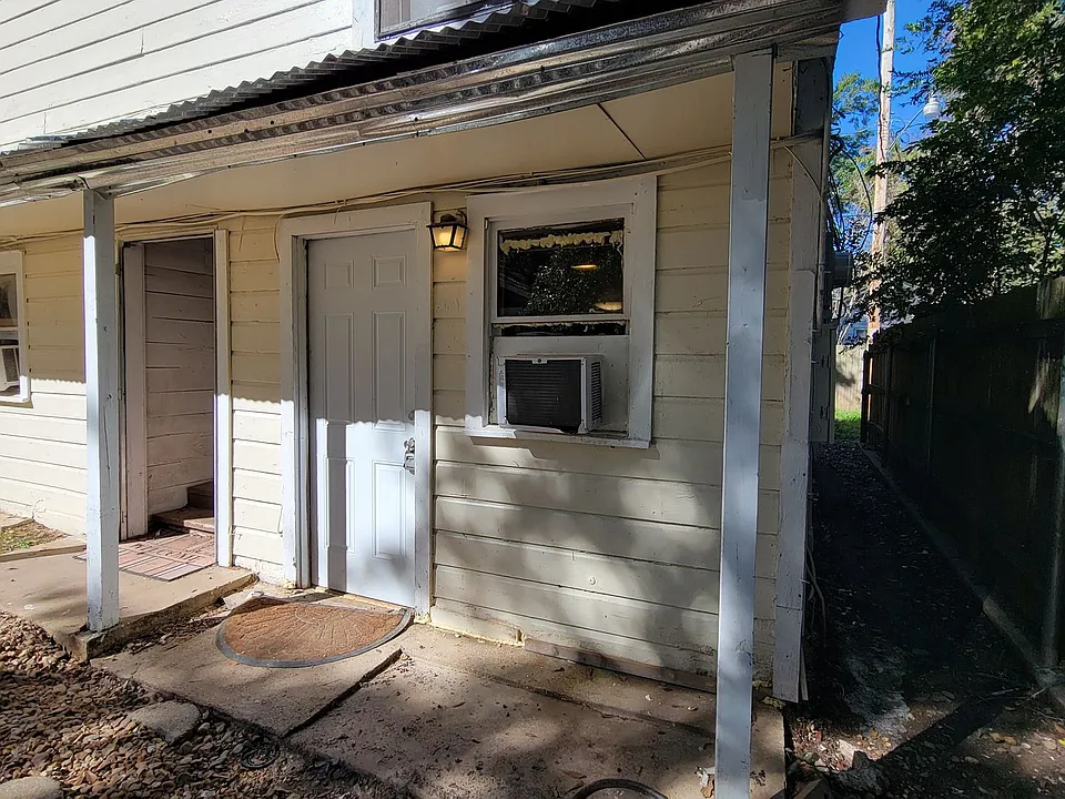 2424 Elliott St