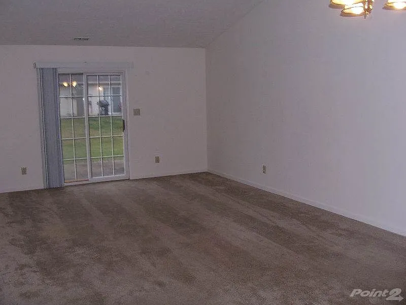 614 Woodberry Dr photo 1