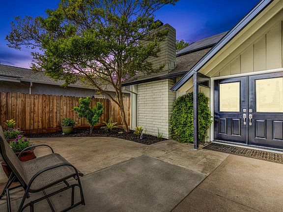 4th image of 8071 Bayberry Ct