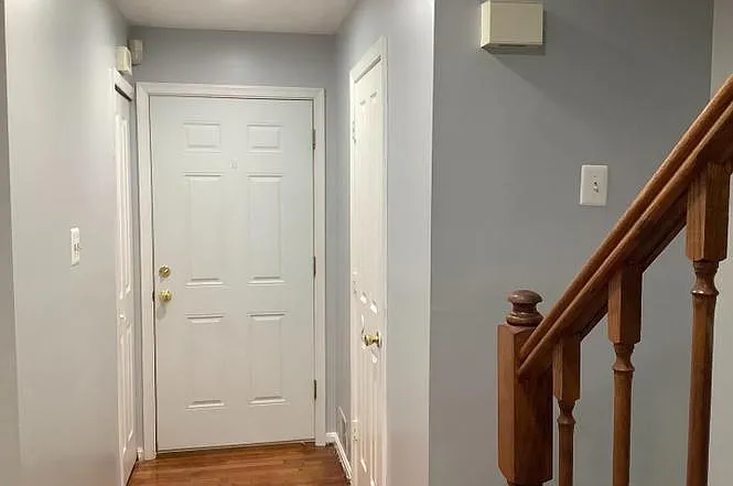 Building Photo - 659 Realm Ct W