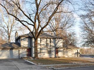 7101 Bond St, Shawnee, KS 66203