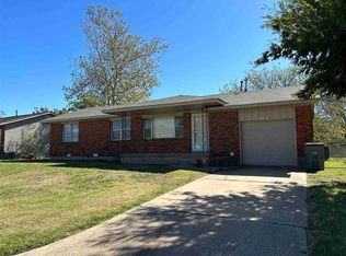 4205 SE Dorchester Dr, Lawton, OK 73501