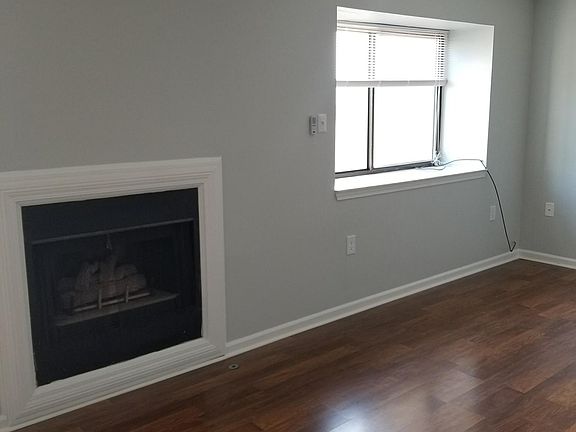 5th image of 3660 Walden Dr APT P