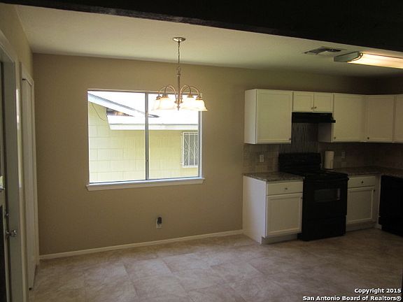 5th image of 4147 Bloomdale Dr