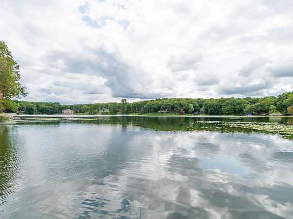 2nd image of 1238 E Crooked Lake Dr