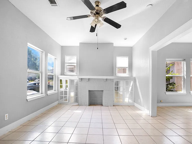 2107 Gorman Ave — Photo 3