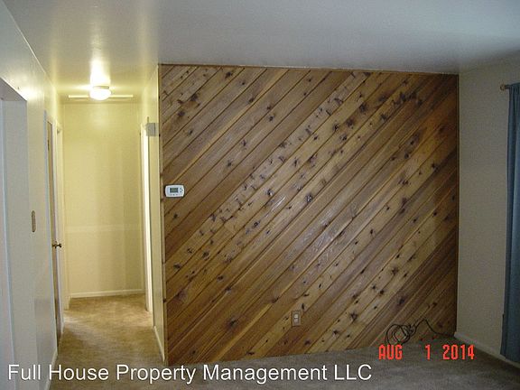 3rd image of 17 19th Ave S