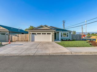 157 Cottonwood Dr, Eagle Point, OR 97524